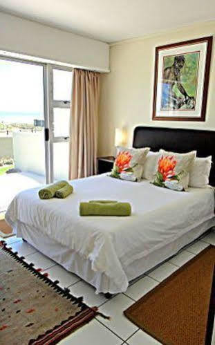 Blouberg Beachfront Accommodation โบลแบร์กสตรานด์ ภายนอก รูปภาพ