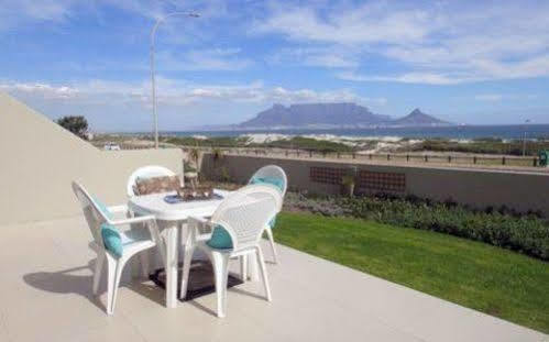 Blouberg Beachfront Accommodation โบลแบร์กสตรานด์ ภายนอก รูปภาพ